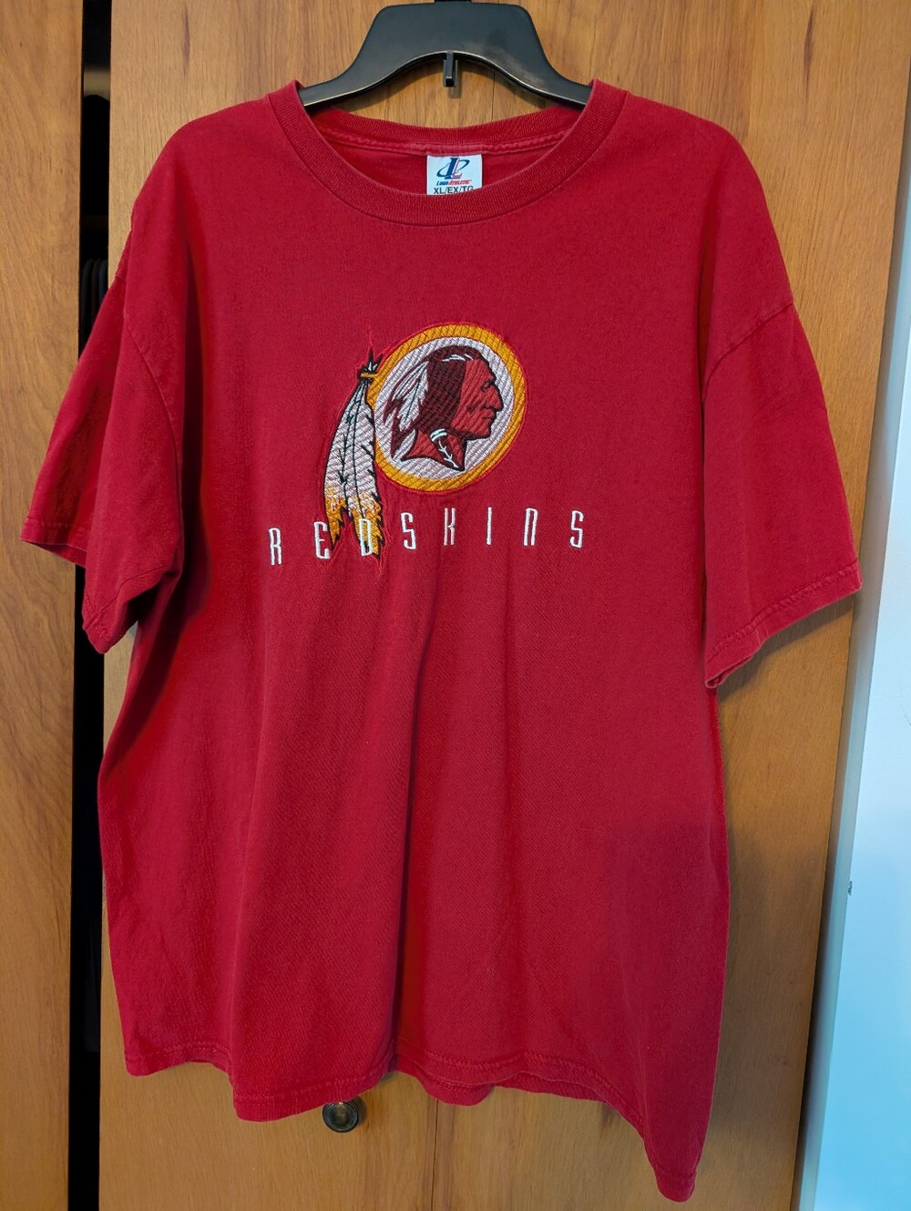 Washington Redskins Logo Athletic Red Embroidered T-Shirt Size XL